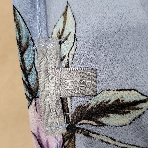 Charlotte Russe Size M Wedgewood Blue with Floral Pattern Wrap Skirt Gently Used - Picture 8 of 8